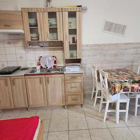 Orsi Apartman / Vendeghaz Kecskemét Exterior foto