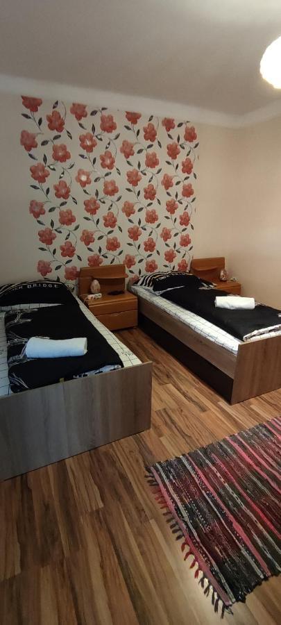 Orsi Apartman / Vendeghaz Kecskemét Exterior foto