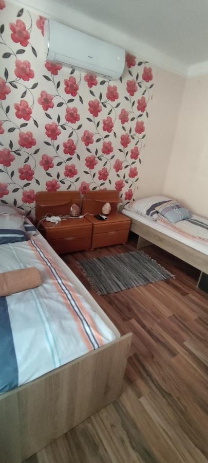 Orsi Apartman / Vendeghaz Kecskemét Exterior foto