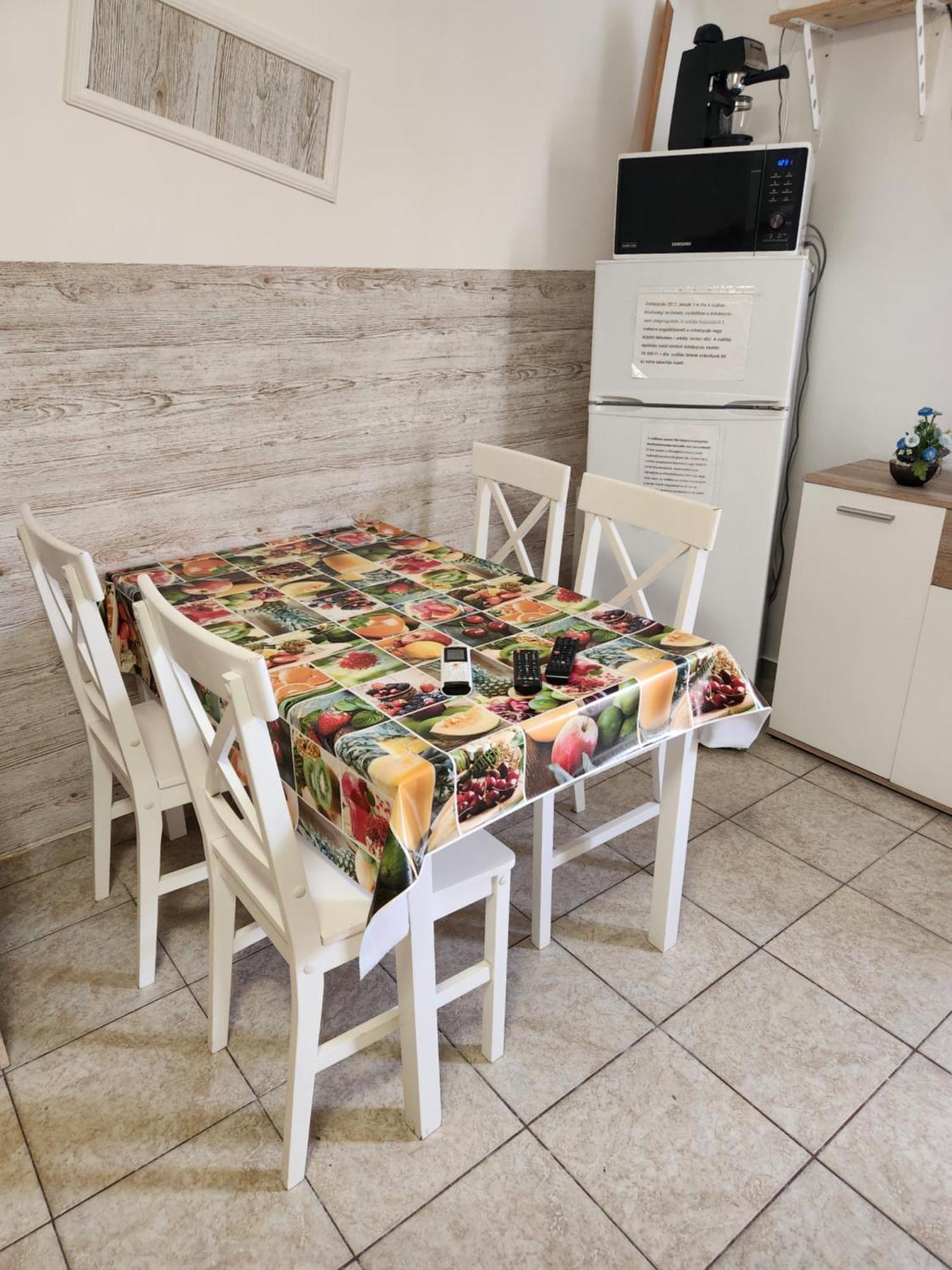 Orsi Apartman / Vendeghaz Kecskemét Exterior foto