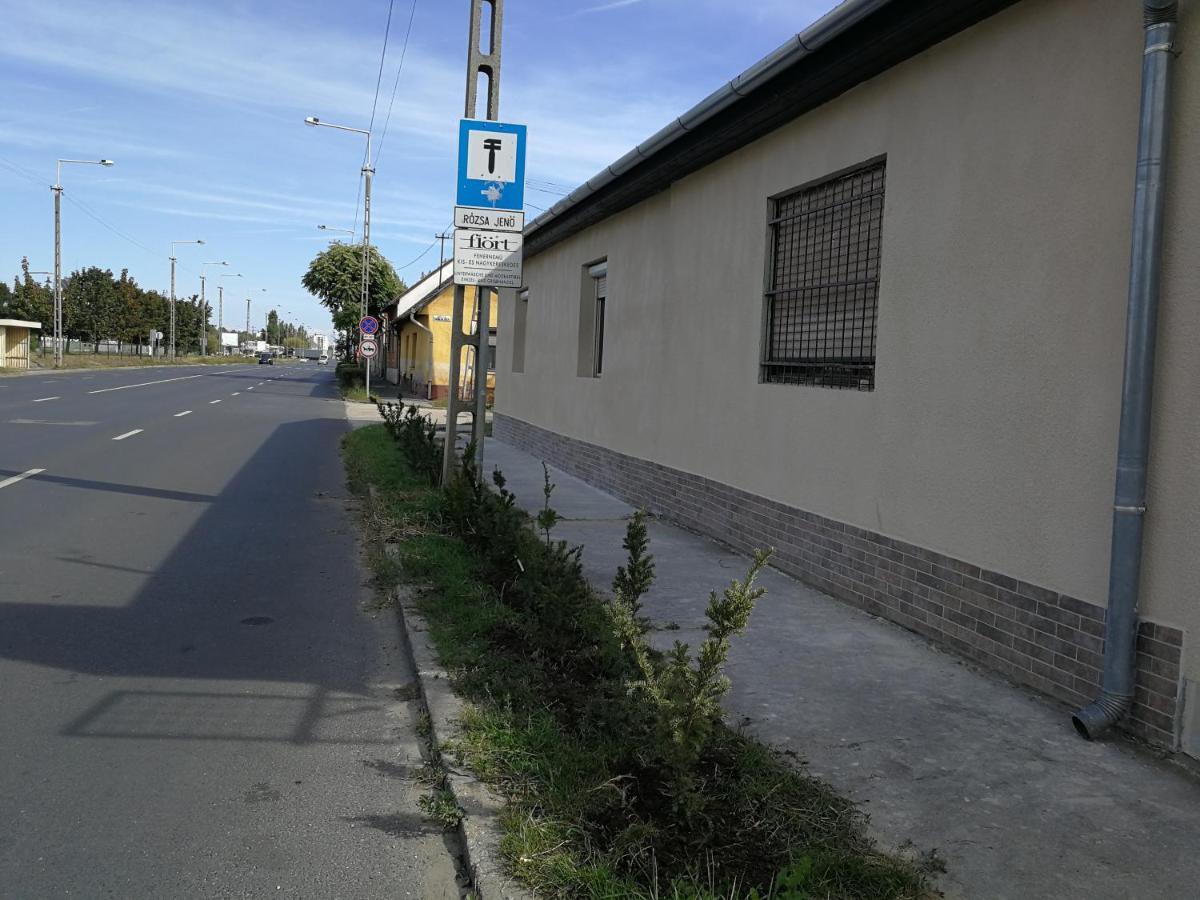 Orsi Apartman / Vendeghaz Kecskemét Exterior foto